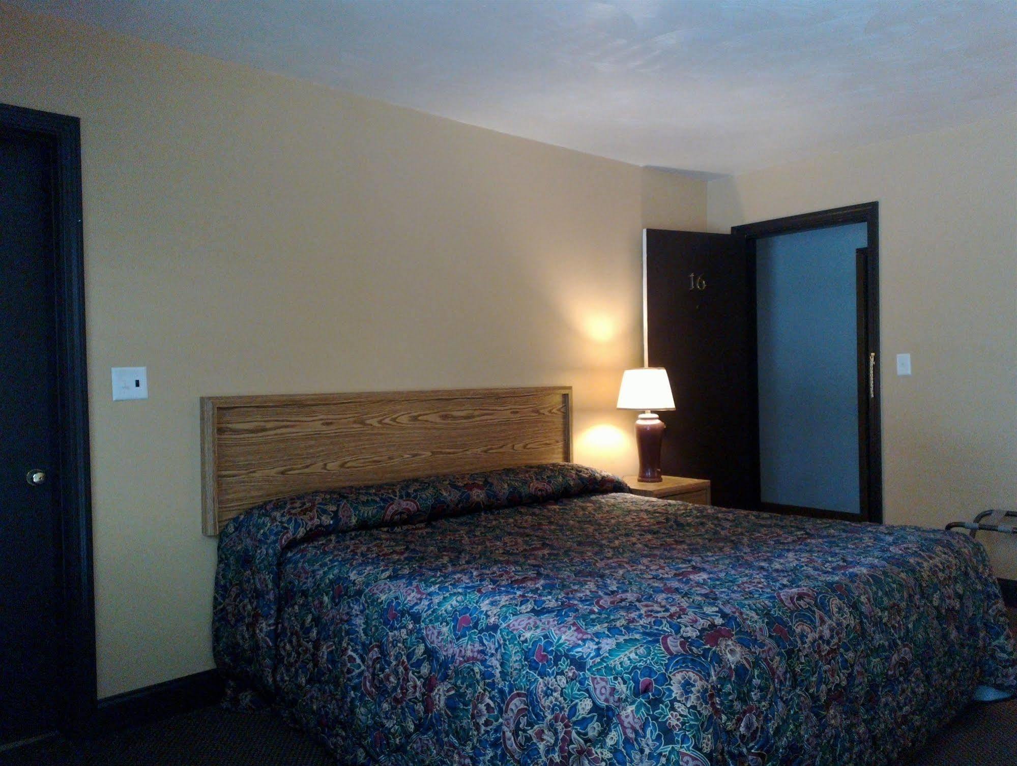 Colonial Inn Mercer-Grove City Eksteriør bilde