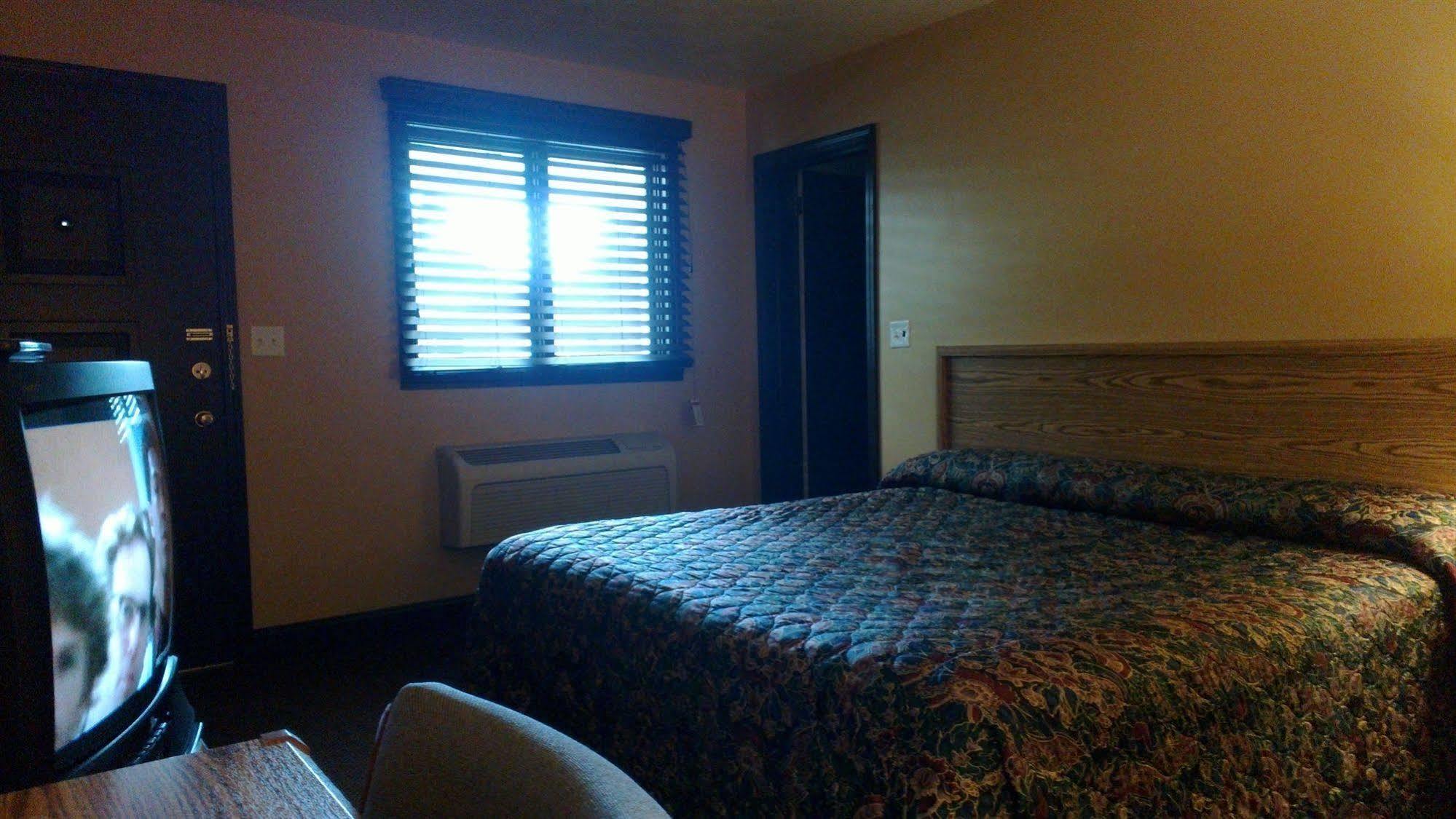 Colonial Inn Mercer-Grove City Eksteriør bilde